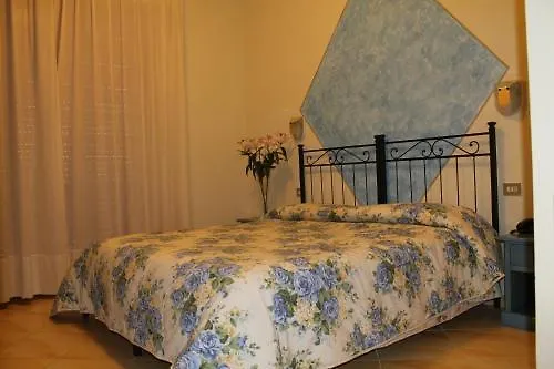 伊斯马尔酒店 3*